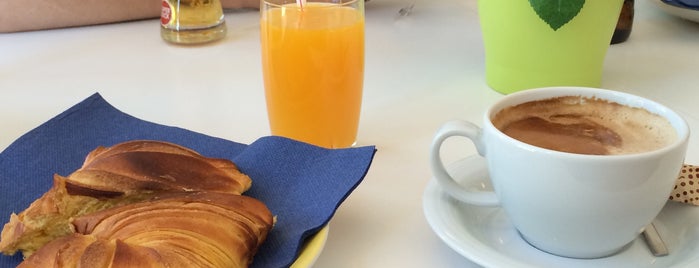 Porto Bagel Cafe is one of Cafe|Brunch|Copo|Snack.