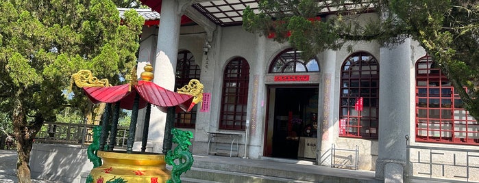 Syuanguang Temple is one of Lieux qui ont plu à farsai.