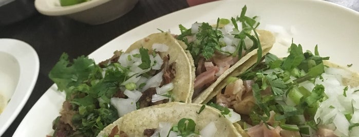 Tacos Providencia is one of Posti che sono piaciuti a Rol🐠.