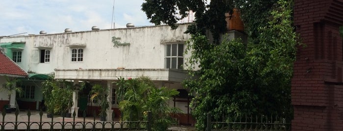 Rumah Makan Taman Sari Indah is one of Closed or Renovation.