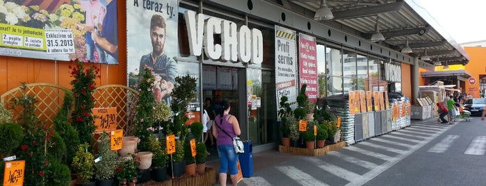 Hornbach is one of Lutzkaさんのお気に入りスポット.