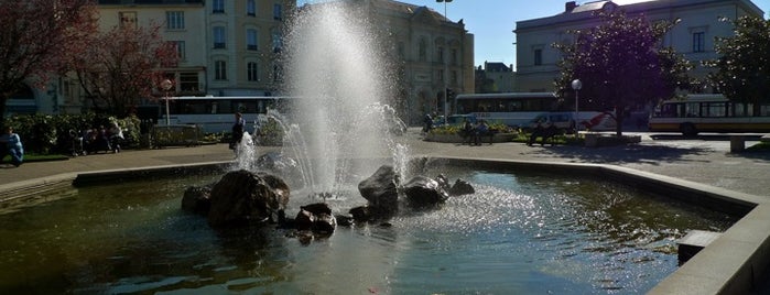 Place du 11 Novembre is one of Laval.