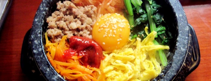 Gimbab Sochu is one of Hanoi food lover.