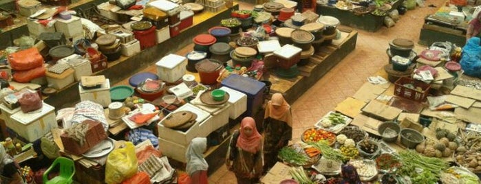 Pasar Besar Siti Khadijah is one of MARKET / FOOD TRUCK / FOOD COURT / KOPIDIAM.