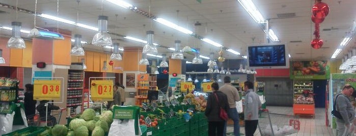 Carrefour is one of Posti che sono piaciuti a Σταύρος.