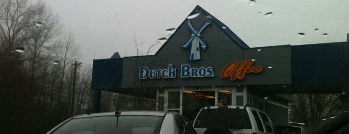 Dutch Bros Coffee is one of สถานที่ที่ Shelley ถูกใจ.