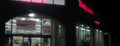 Walgreens is one of Tempat yang Disukai Ron.