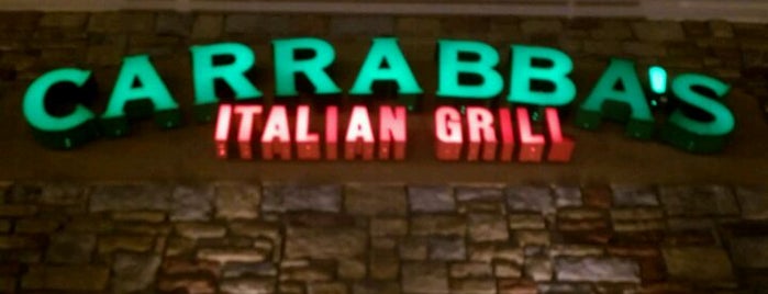 Carrabba's Italian Grill is one of Lugares favoritos de Julie.