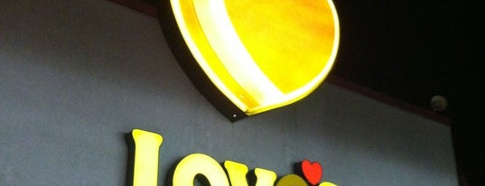 Love's Travel Stop is one of Places With Mostly Bad Reviews #2.