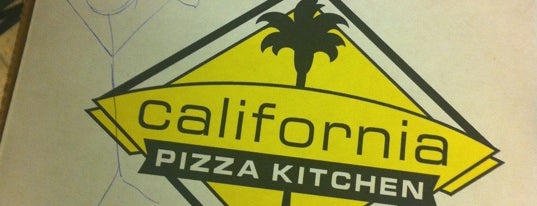 California Pizza Kitchen is one of สถานที่ที่ Marjorie ถูกใจ.