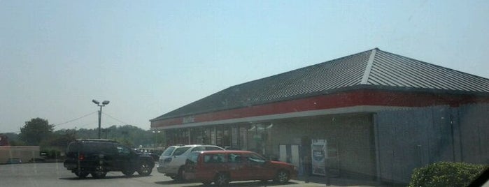 RaceTrac is one of Bowling Green Weekend Vacation.