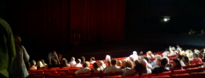 Teatro Alvear is one of Teatros de Buenos Aires.
