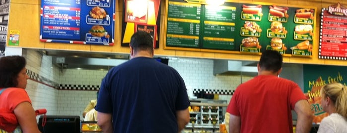 Nathan's Famous is one of Lugares favoritos de Bogdan.