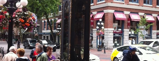 Gastown Steam Clock is one of Vancouver Tour.