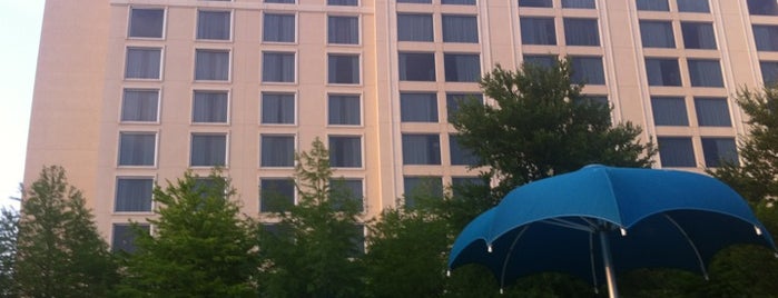 Dallas/Fort Worth Marriott Hotel & Golf Club at Champions Circle is one of Tempat yang Disukai Hollie.