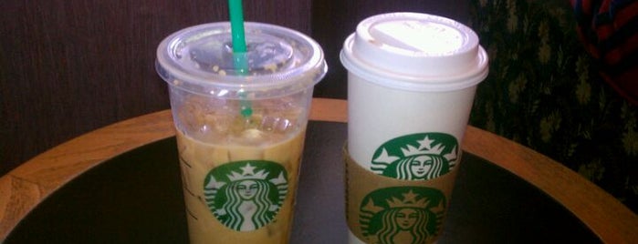 Starbucks is one of Kirkさんのお気に入りスポット.