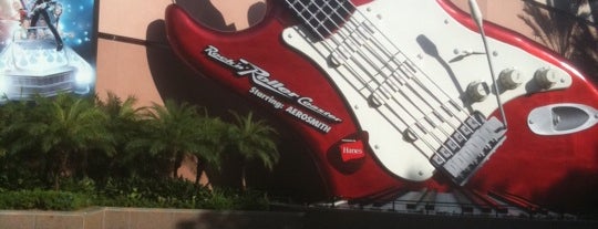 Rock 'n' Roller Coaster Starring Aerosmith is one of Hurlywurld Sturdios!.