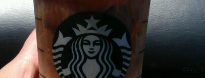 Starbucks is one of Lieux qui ont plu à Christopher.