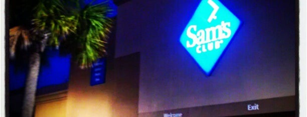 Sam's Club is one of Susanさんのお気に入りスポット.