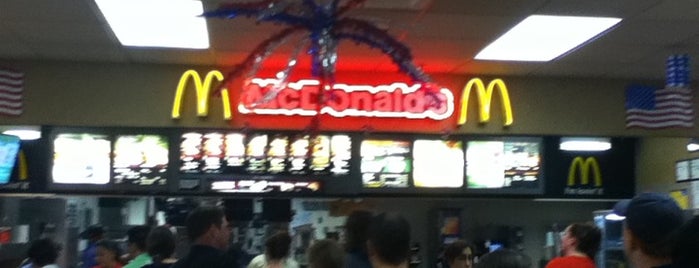 McDonald's is one of สถานที่ที่ Nicholas ถูกใจ.