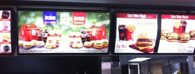 McDonald's is one of Lieux qui ont plu à Mehmet.