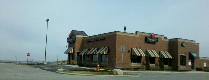 Applebee's Grill + Bar is one of สถานที่ที่ Dan ถูกใจ.