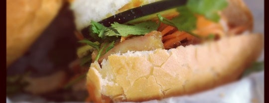 Thien An Sandwiches & Noodle House is one of สถานที่ที่ Thomas ถูกใจ.