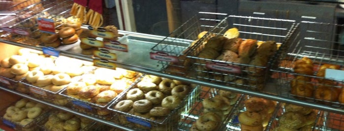 Einstein Bros Bagels is one of Kevinさんの保存済みスポット.