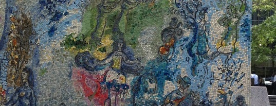 Chagall Mosaic, "The Four Seasons" is one of สถานที่ที่ Davide ถูกใจ.