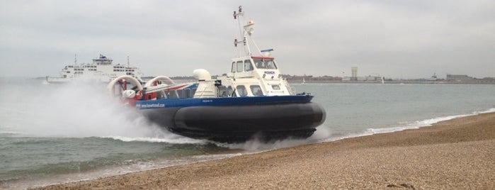 Hovertravel is one of Lieux qui ont plu à Carl.
