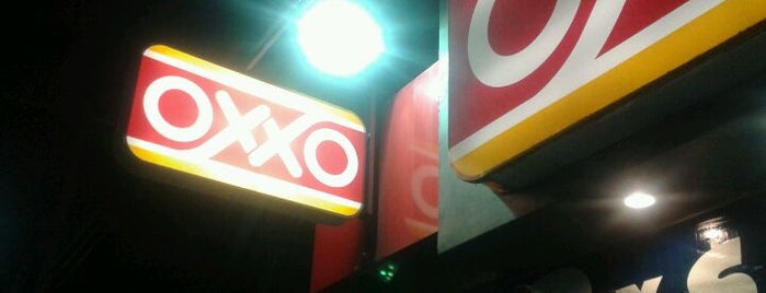 Oxxo is one of Lugares favoritos de Breen.