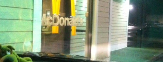 McDonald's is one of Tempat yang Disukai Timothy.