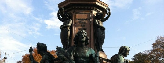 Maxmonument is one of Munich And More.