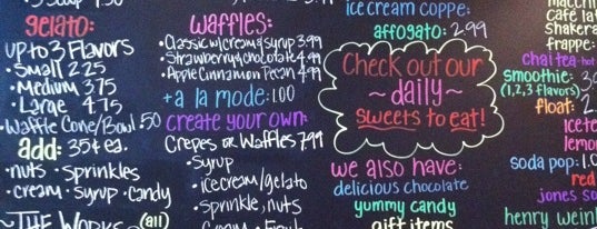 Yumm! Sweets & Eats is one of Locais curtidos por Emily.
