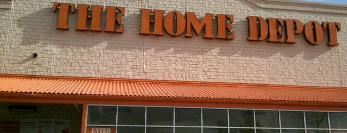 The Home Depot is one of Kalvernさんのお気に入りスポット.