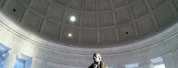 Thomas Jefferson Memorial is one of Top 10 tempat turis di Washington DC.