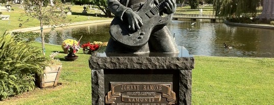 Johnny Ramone's Grave is one of The Statue Got Me High.