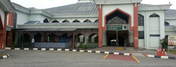Masjid al-Falah is one of Masjid & Surau, MY #1.