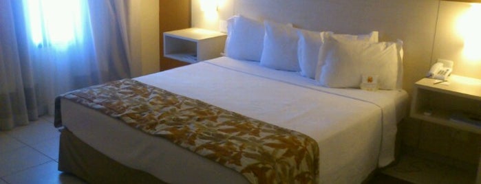 Comfort Inn & Suites is one of Tempat yang Disukai Victor.