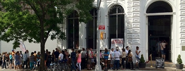 Grimaldi's Pizzeria is one of New York.