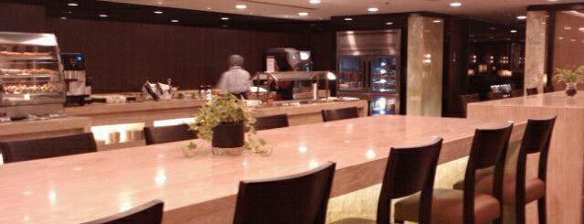 Singapore Airlines SilverKris Lounge is one of Airport Lounges I Ended Up In.