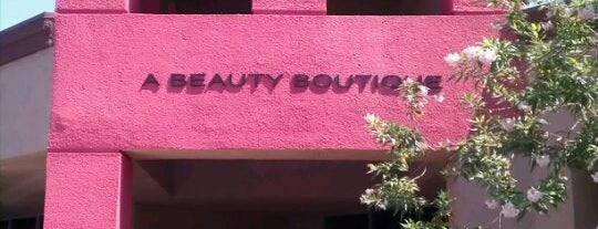 Flawlace Beauty Boutique is one of Hair Weave.