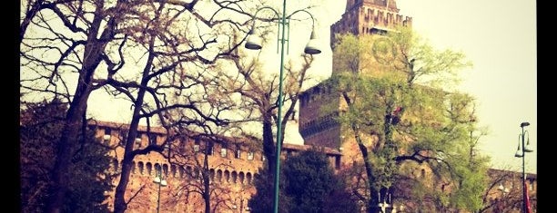 Castillo Sforzesco is one of Milan best places..