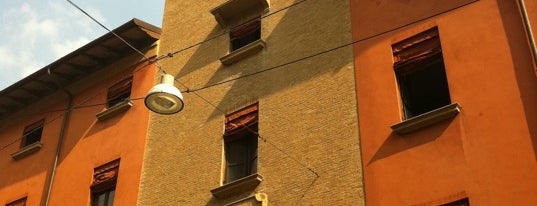 Torre degli Agresti is one of Torri di Bologna.