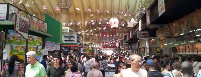 Mercado Municipal Paulistano is one of Locais.