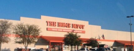 The Home Depot is one of Locais curtidos por Kyle.
