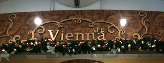 Vienna cafe is one of Кабаки.