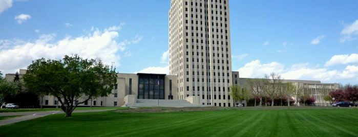 City of Bismarck is one of USA State Capitals.