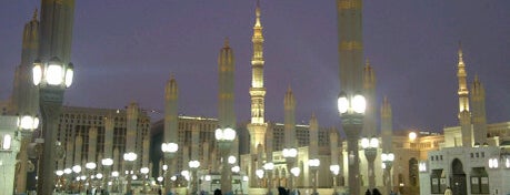 預言者のモスク is one of Madinah, KSA - The Prophet's City #4sqCities.