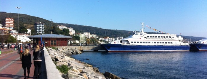 Armutlu İskele is one of Lieux qui ont plu à Cihan Ünal.